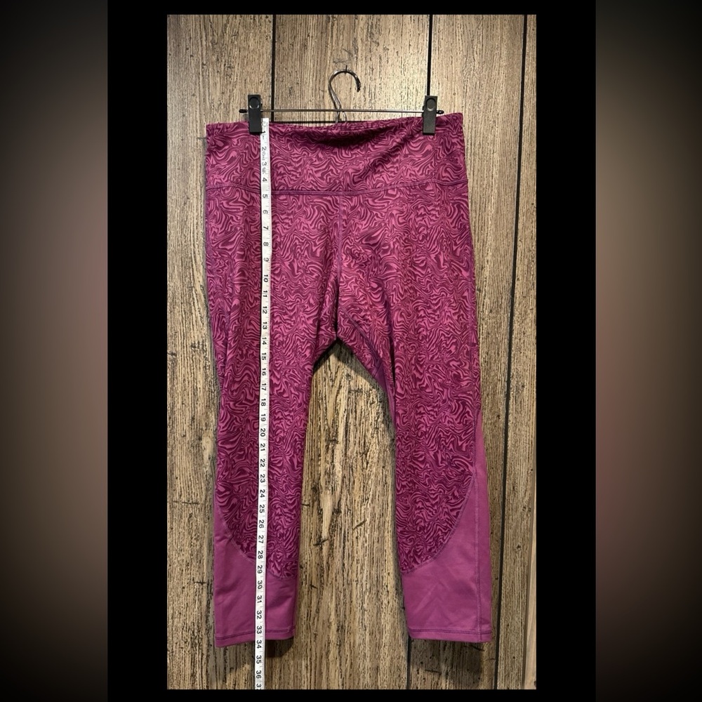Under Armour Women’s Leggings - Picture 2 of 4